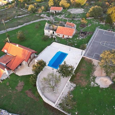 Patakun Holiday Home For 5, With Heated Pool Lecevica エクステリア 写真