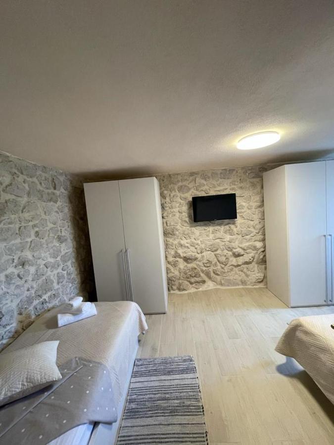 Patakun Holiday Home For 5, With Heated Pool Lecevica エクステリア 写真