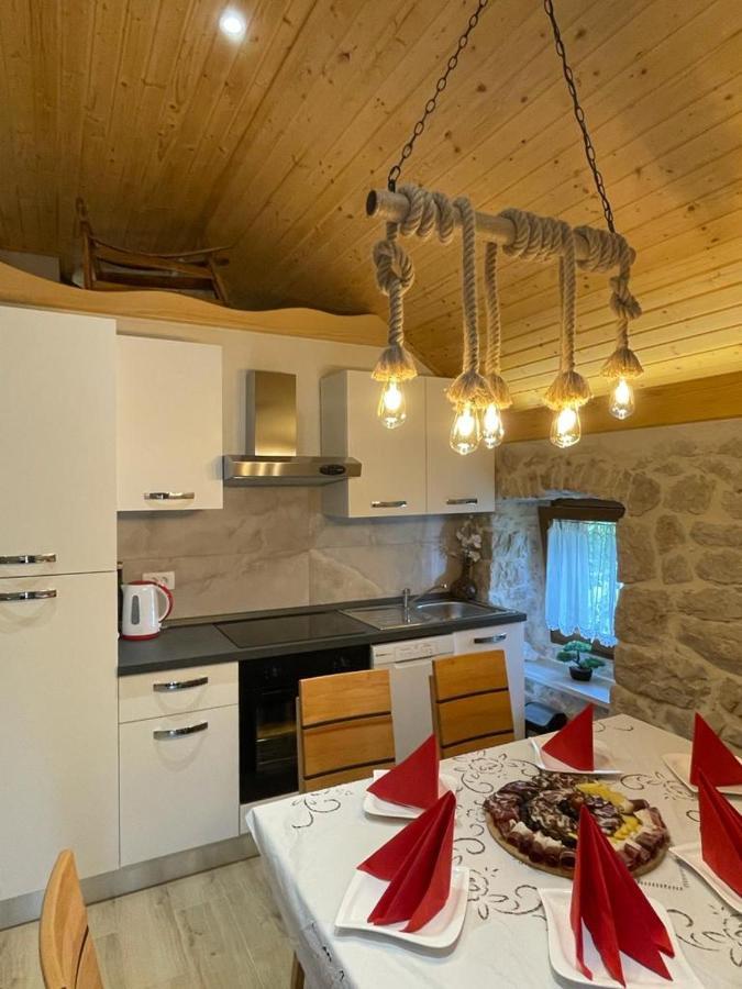 Patakun Holiday Home For 5, With Heated Pool Lecevica エクステリア 写真