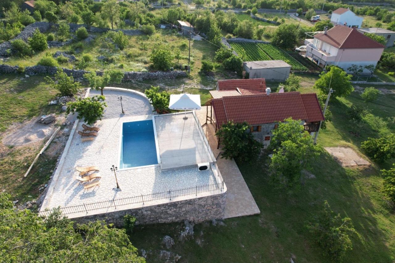 Patakun Holiday Home For 5, With Heated Pool Lecevica エクステリア 写真