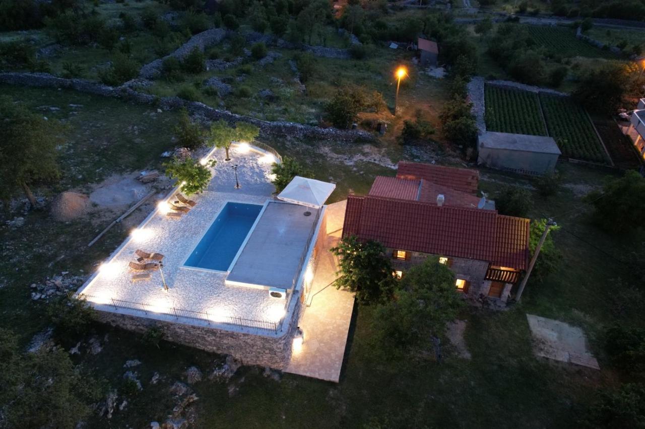 Patakun Holiday Home For 5, With Heated Pool Lecevica エクステリア 写真