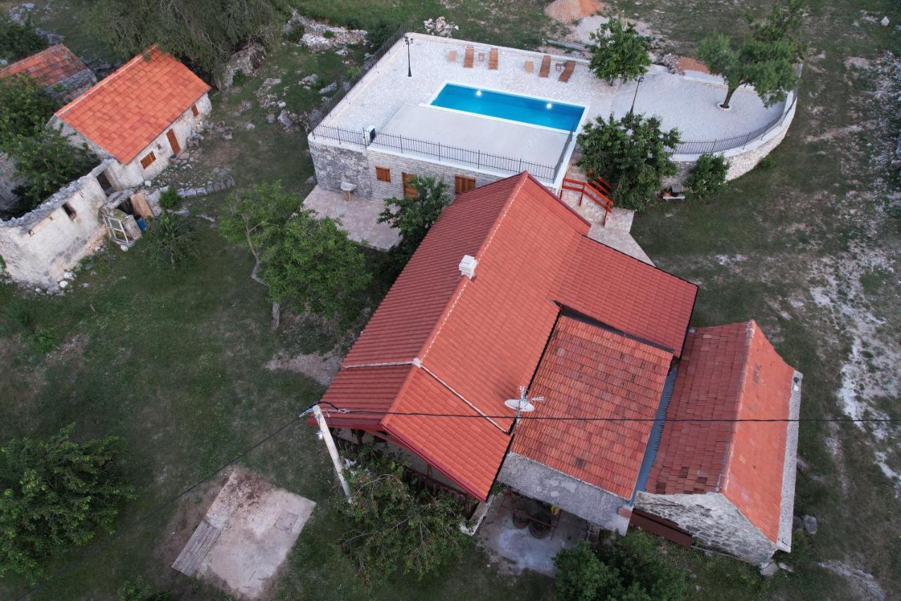 Patakun Holiday Home For 5, With Heated Pool Lecevica エクステリア 写真