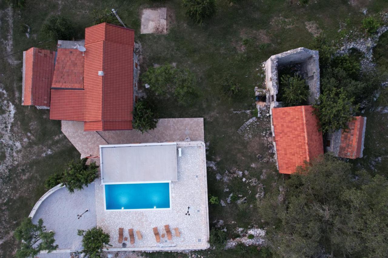 Patakun Holiday Home For 5, With Heated Pool Lecevica エクステリア 写真